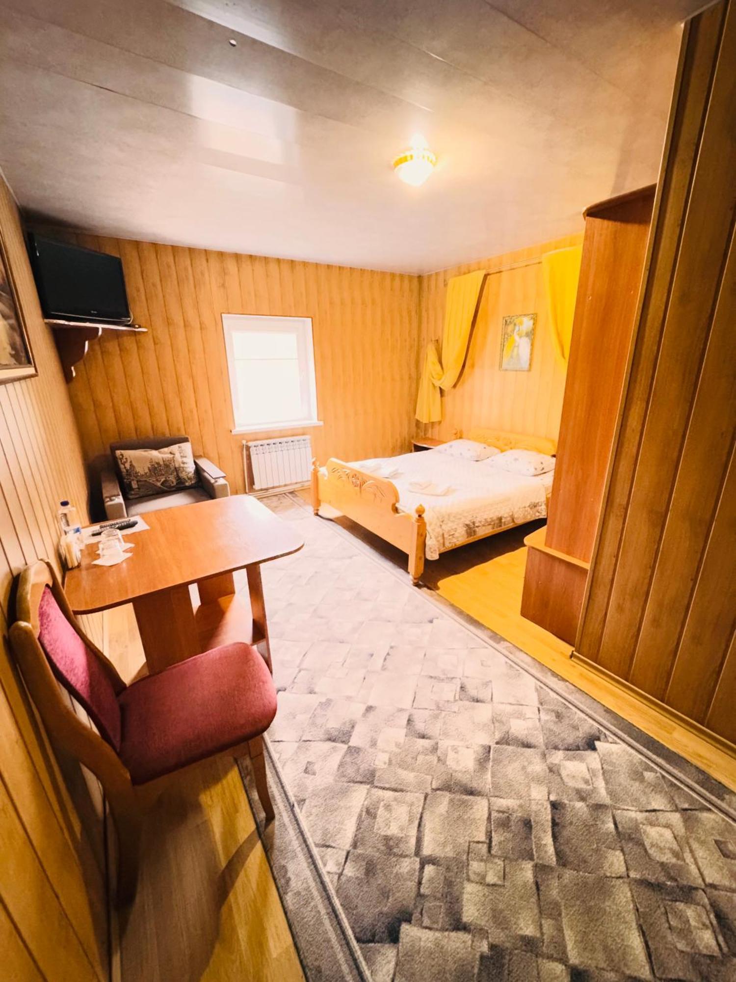 Hotel Pid Yavorom Drogomirchany Esterno foto