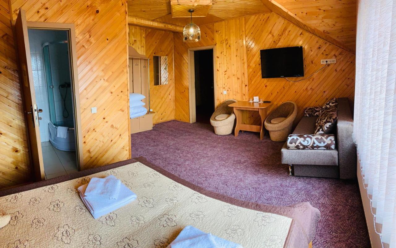 Hotel Pid Yavorom Drogomirchany Esterno foto